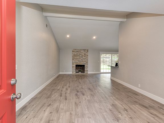 3rd image of 6420 Villa Dr