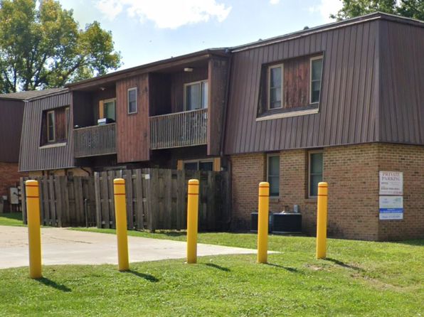 105 Surrey Ct #1