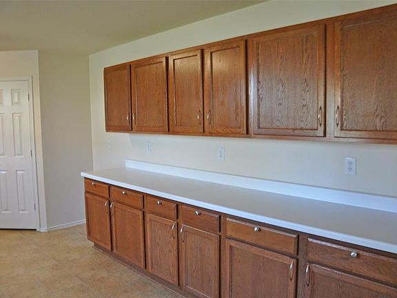 3rd image of 4553 Willow Rock Ln