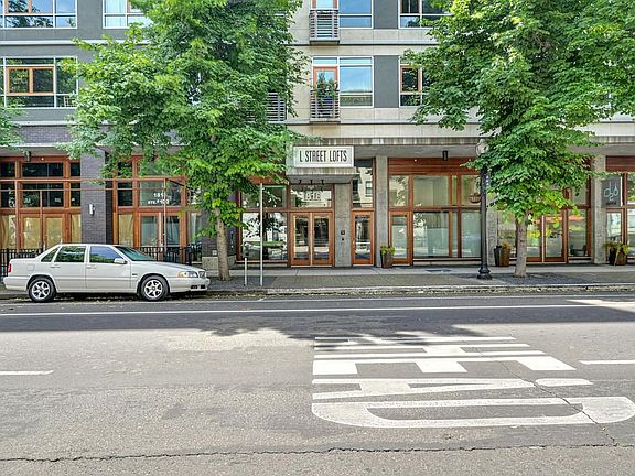 2nd image of 1818 L St Unit 810