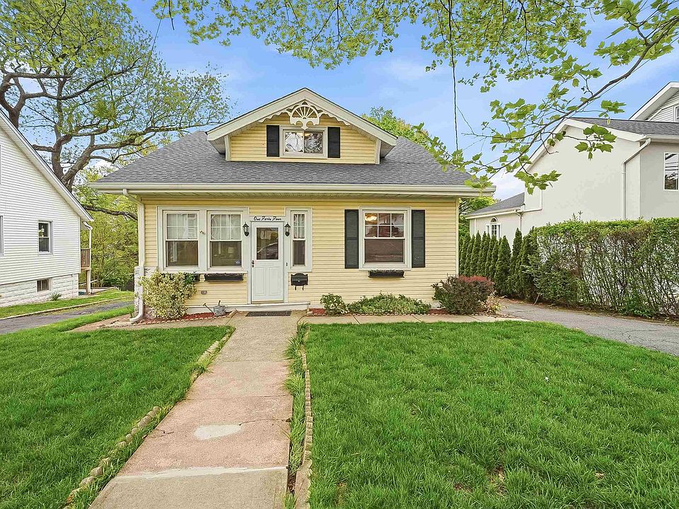 1st image of 144 Crestwood Ave