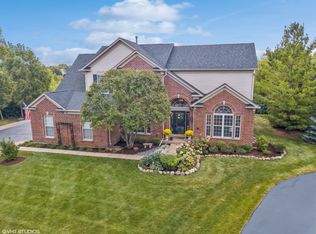 16 Rock River Ct, Algonquin, IL