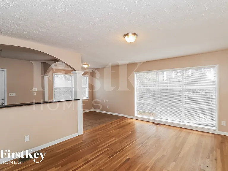 5070 Fairmont Rd SE — Photo 3