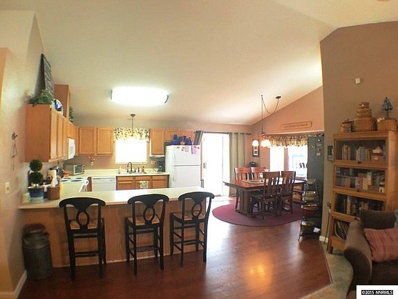 3rd image of 290 Nicole Dr