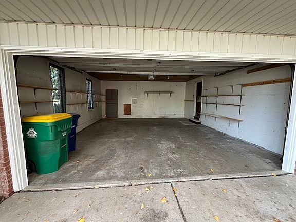 2-Car garage