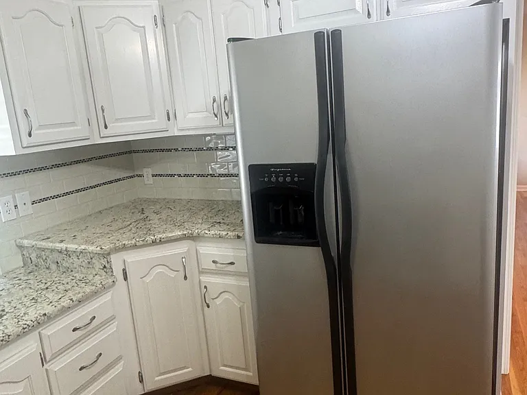 1108 Meadows Pl — Photo 14