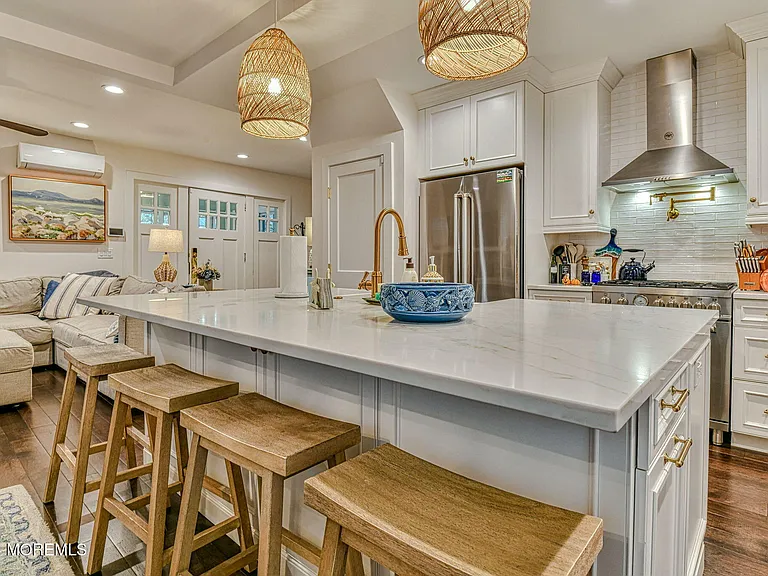 77 Asbury Ave — Photo 17