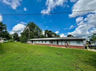 910 N 6th Ave E, Newton, IA 50208