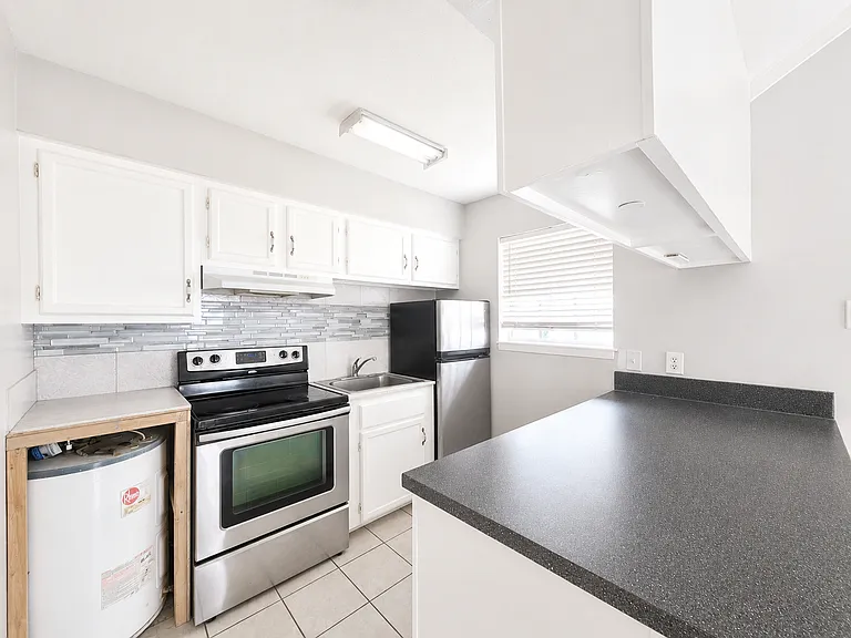 6300 N 11th St #27 — Photo 3