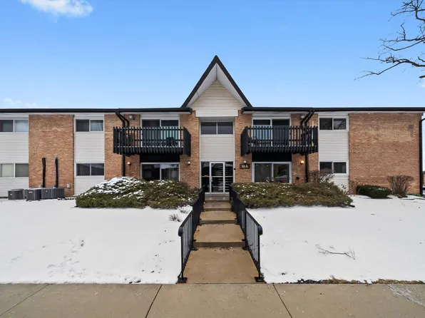 19A Kingery Quarter APT 102, Willowbrook, IL 60527