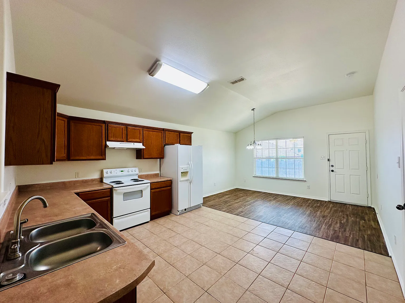 3 bed, 1547 sqft, $1,550 — Photo 4