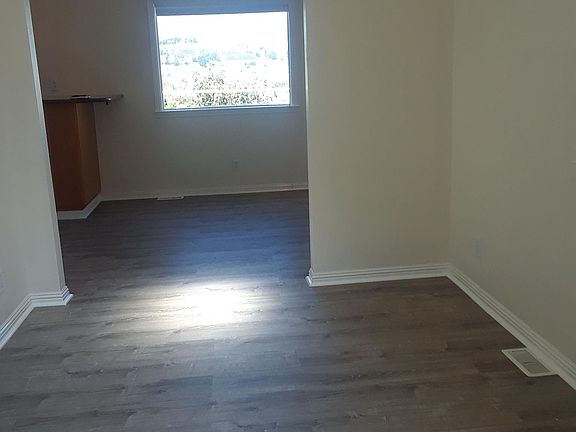 2nd image of 446 Oriente St