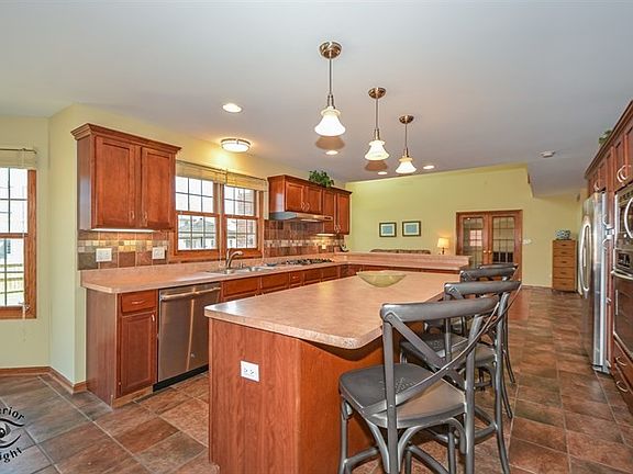 5th image of 3862 Marilyn Dr
