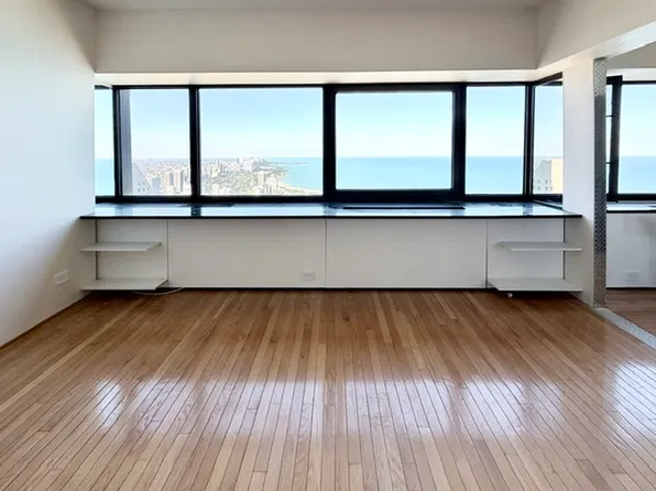 175 E Delaware Pl, Chicago, IL