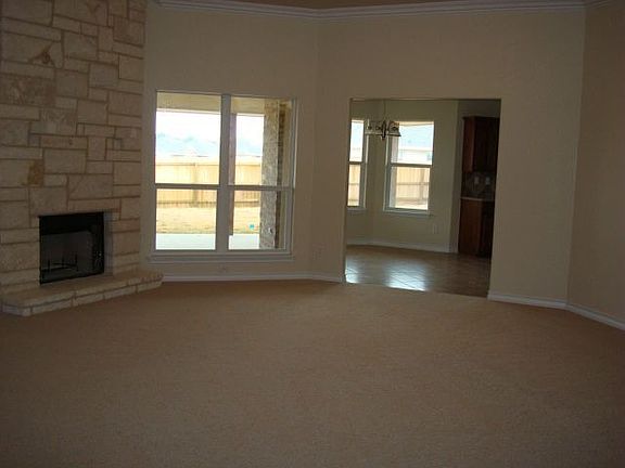 4th image of 2101 Merle Dr
