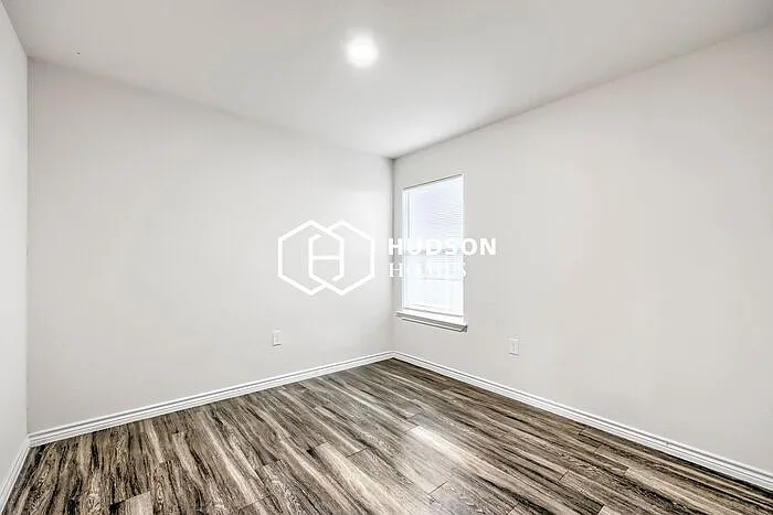 7031 Phoenix Dr — Photo 8