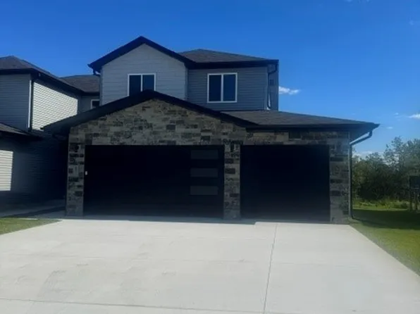 8911 Peregrine Rd, Lincoln, NE 68505