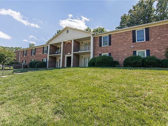 3rd image of 4608 Lawndale Dr Unit B