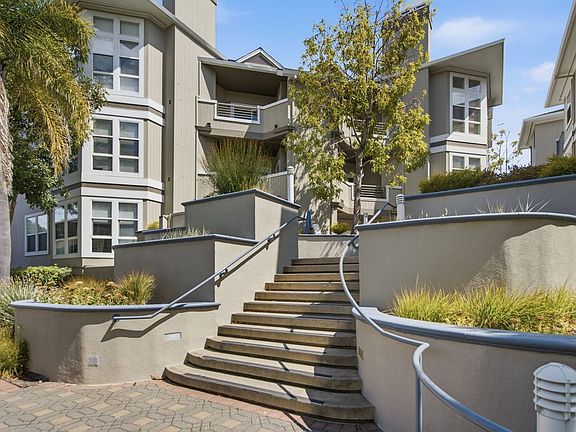 3rd image of 880 Meridian Bay Ln Unit 122