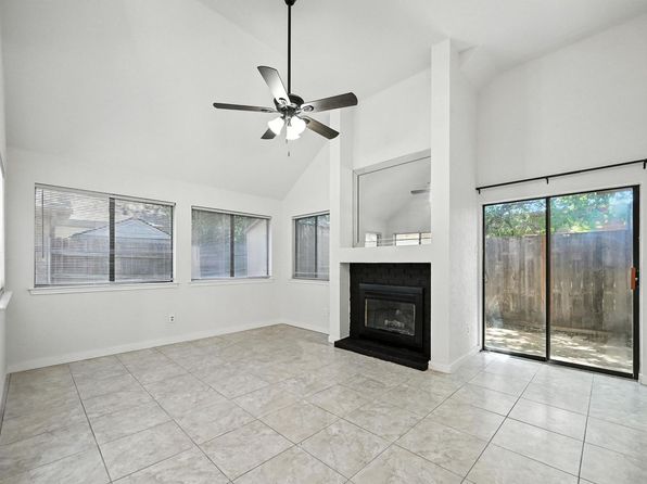 4901 Tree Top Ln