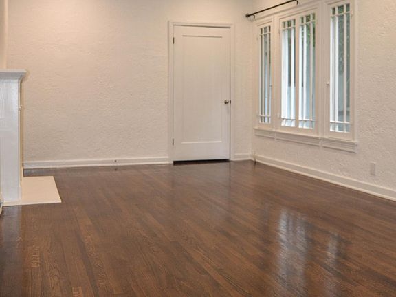 3rd image of 1313 N Hayworth Ave