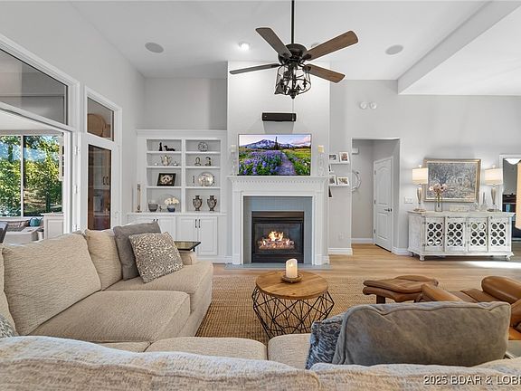 5th image of 169 Pebble Beach Ln
