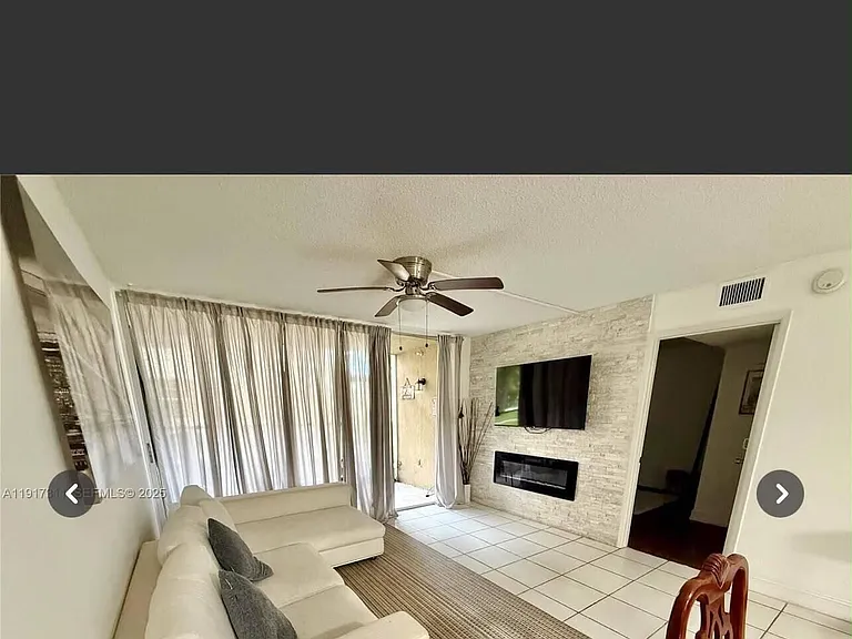 8246 NW 24th St #8246 — Photo 4