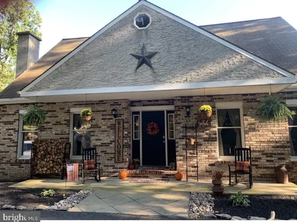 83 Sandy Hill Rd, Boyertown, PA 19512