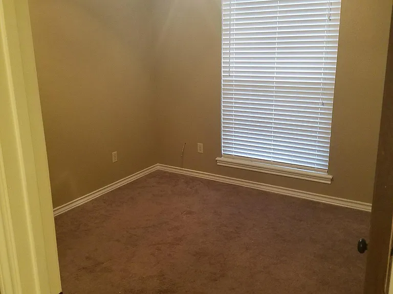 2719 County Ave #A — Photo 10