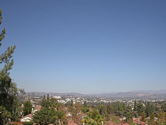 4th image of 2418 Shadyridge Ave