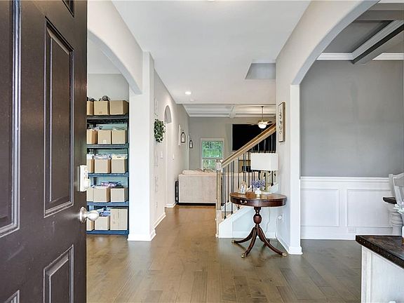3rd image of 103 Pacific Ave