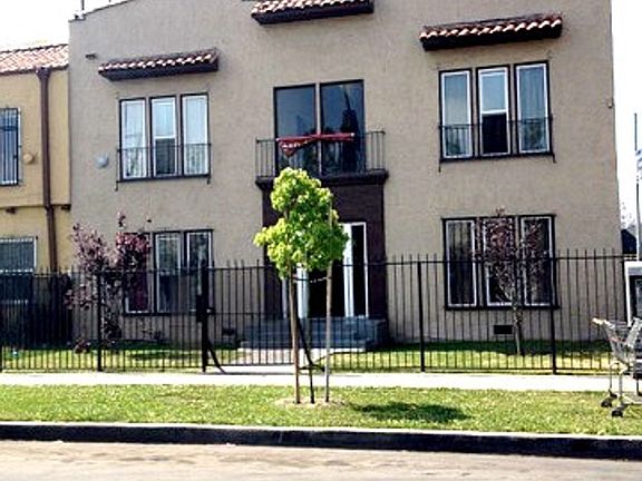 2nd image of 1018 W 57th St APT 8