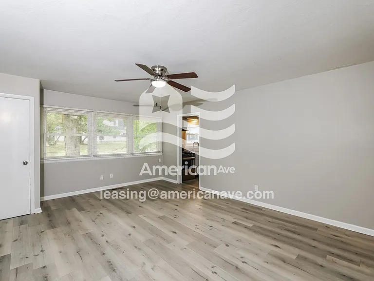 1446538_004_wm_-_living_room_13137811.jpg