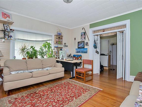 5th image of 45 Lawton Ave