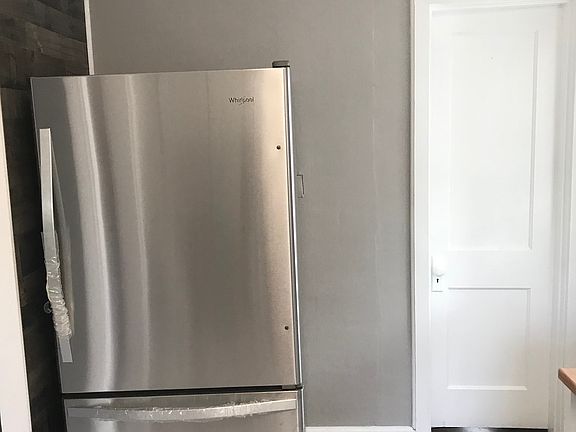 3rd image of 2122 Fair Dr