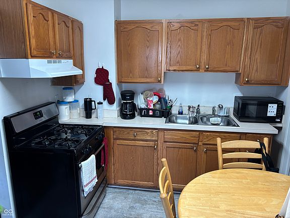 5th image of 345 W 26th St