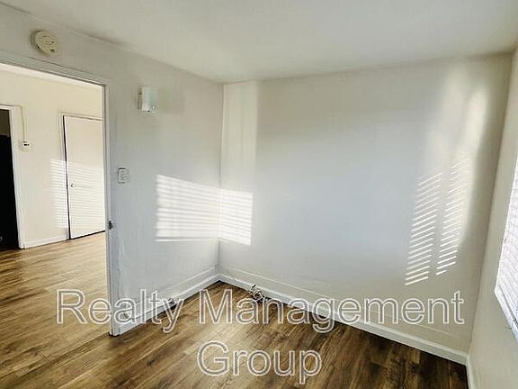 4th image of 2014 Earl St APT 3