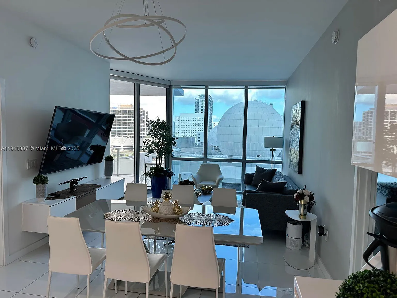 2 bed, 3.0 bath, 1491 sqft, $6,950 — Photo 2