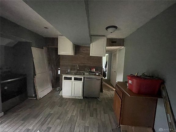 3rd image of 4065 Prescott Ave