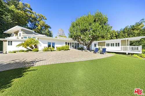 11215 W Sunset Blvd Photo 1