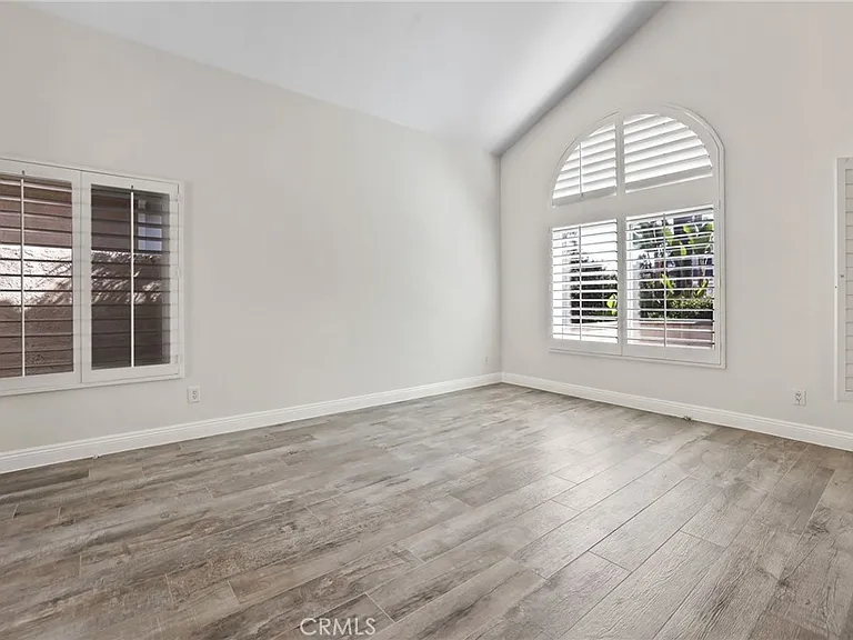 14 Fair Elms — Photo 12