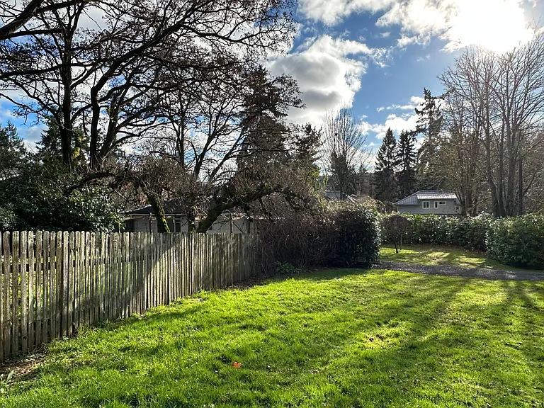 390 Grow Ave NW — Photo 2