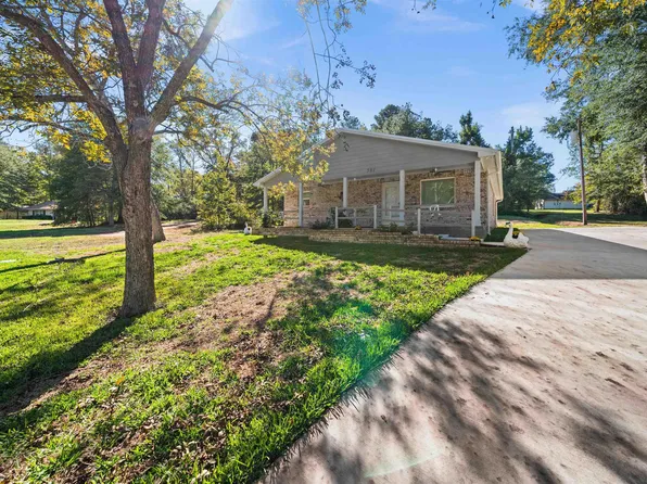 501 W Henderson St, Overton, TX 75684
