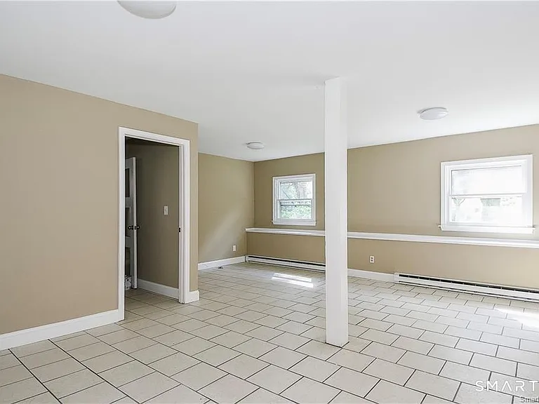 8 Circle Dr — Photo 16