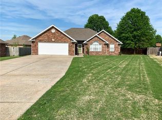 315 Red Maple, Siloam Springs, AR 72761