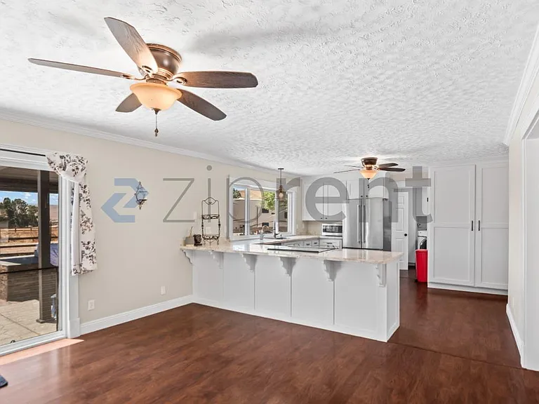 3966 Dyer Rd — Photo 17