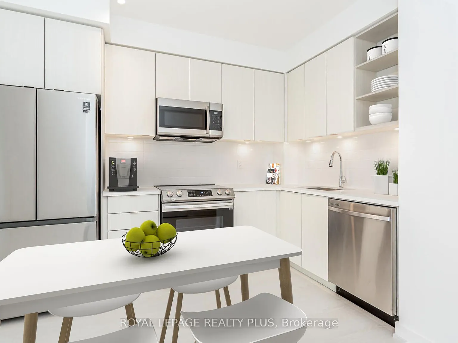 3 bed, $2,979 — Photo 4