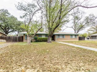 330 Louise, Uvalde, TX 78801