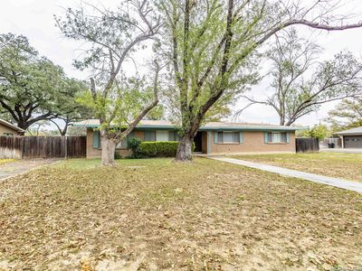 330 Louise, Uvalde, TX, 78801
