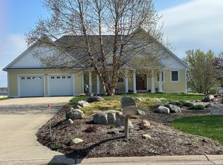 15756 Grand Point Dr, Grand Haven, MI 49417